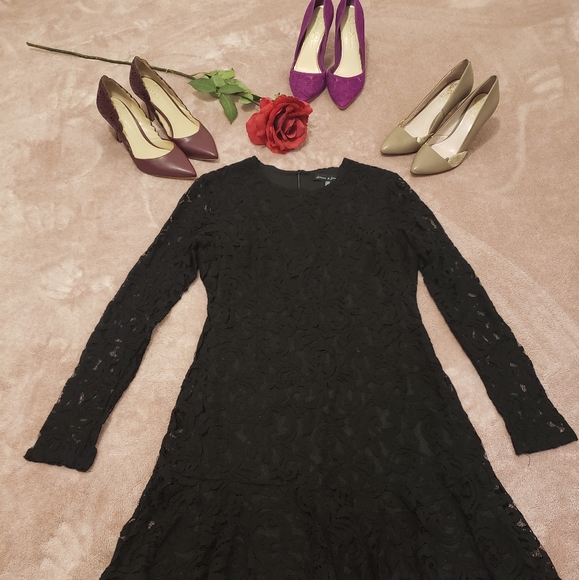 Jasmine & Juliana Lace Dress - Picture 1 of 9